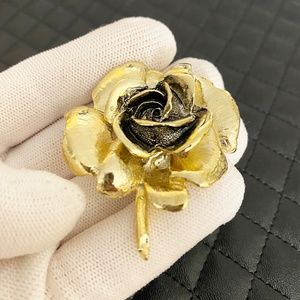 10 Large and Bold Brooches, Rose Shaped, Flower Jewelry Collection